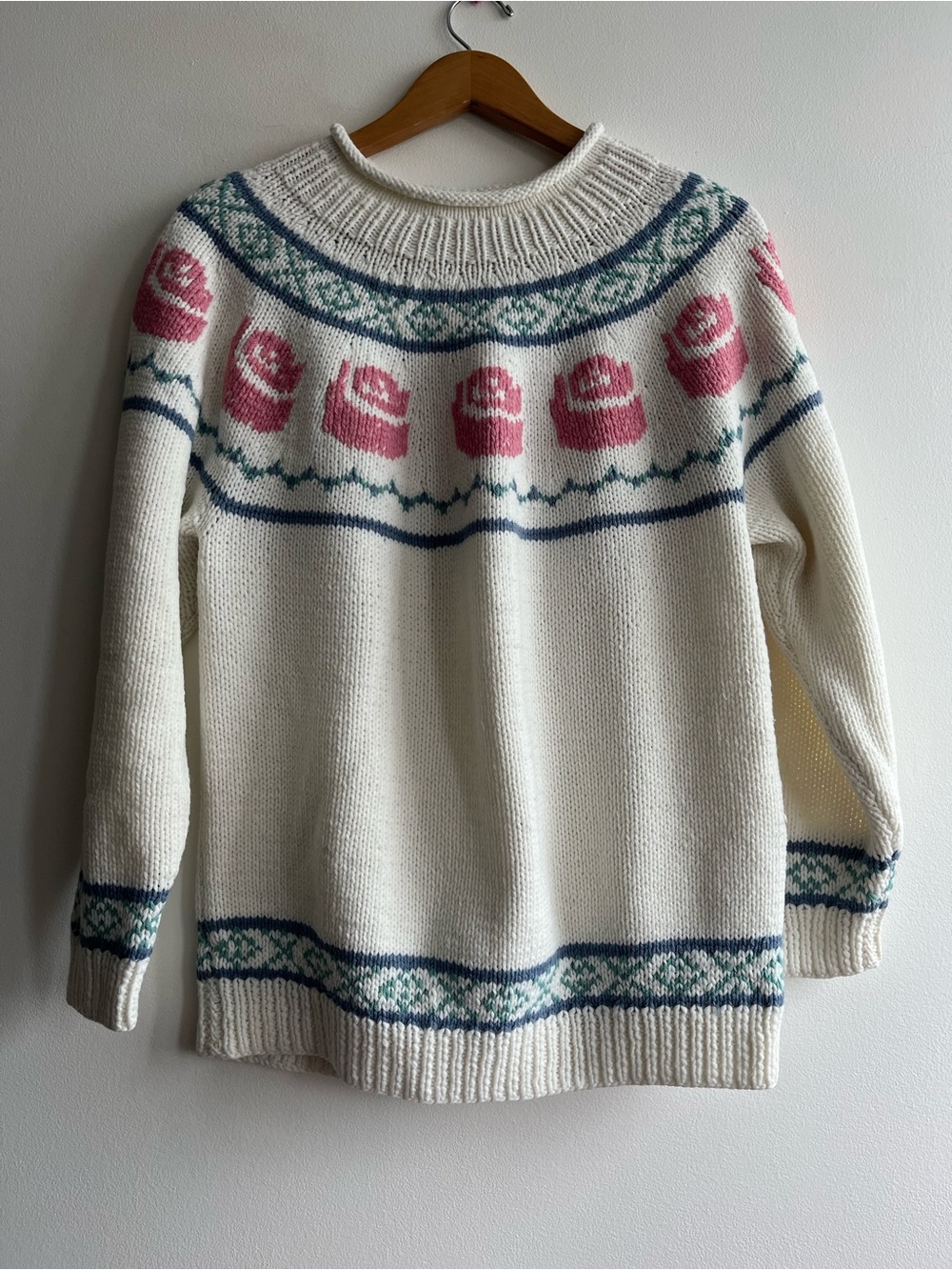 VTG Cream Fair Isle Sweater with Floral Motif Cottagecore Grandma Core Sz M to L